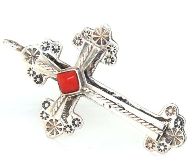 Vintage 925 sterling silver cross pendant