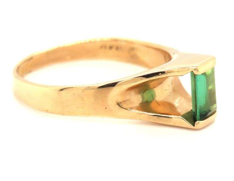 Nicely Styled 14K YG Green Tourmaline RinG