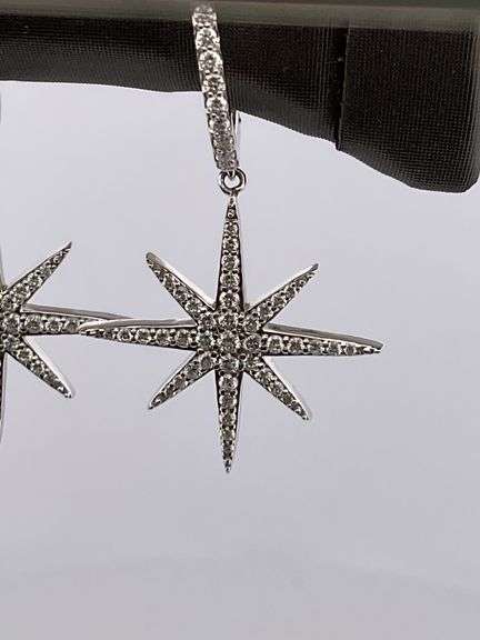 CERTIFIED BRAND NEW 14K WHITE GOLD DIAMOND DANGLE EARRINGS