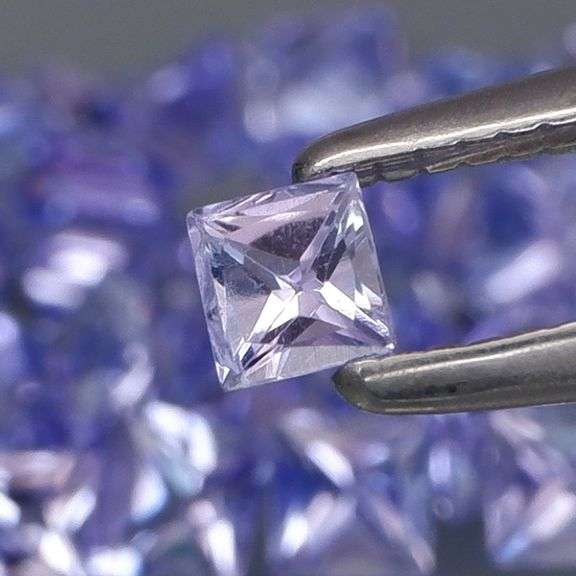 Glittering! Princess cut! 3.87ct UNTREATED Tanzanite set!!