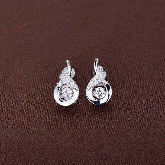 Beautiful center stone dancing earrings