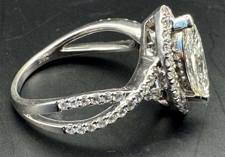 14K White Gold Marquise Cut Diamond Ring of 1.58ct