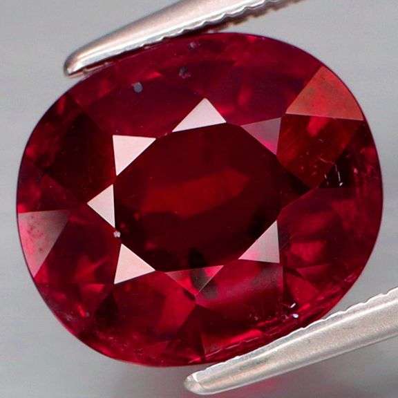 Incredible 5.50ct untreated Mozambique Garnet!