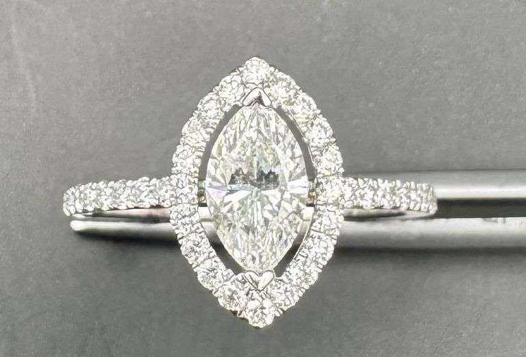 18K White Gold Marquise Cut Diamond Ring of 1.14ct