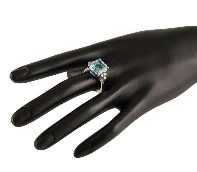 7.94ct Cushion Aquamarine and 0.50ctw Diamond Statement Ring in 18K