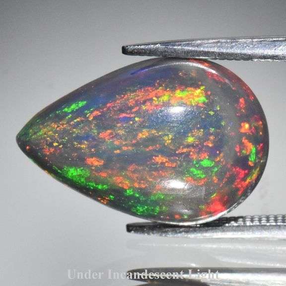 Continuous flashing! Silky black color! 4.61ct Black Opal!