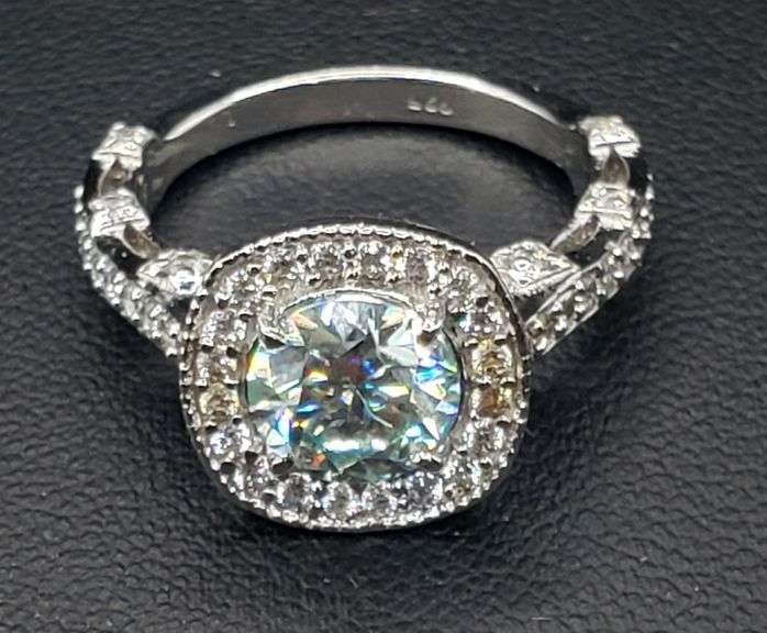 Sparkling 2.65 Ct VVs1 Light Sky Blue Fire Moissanite Ring