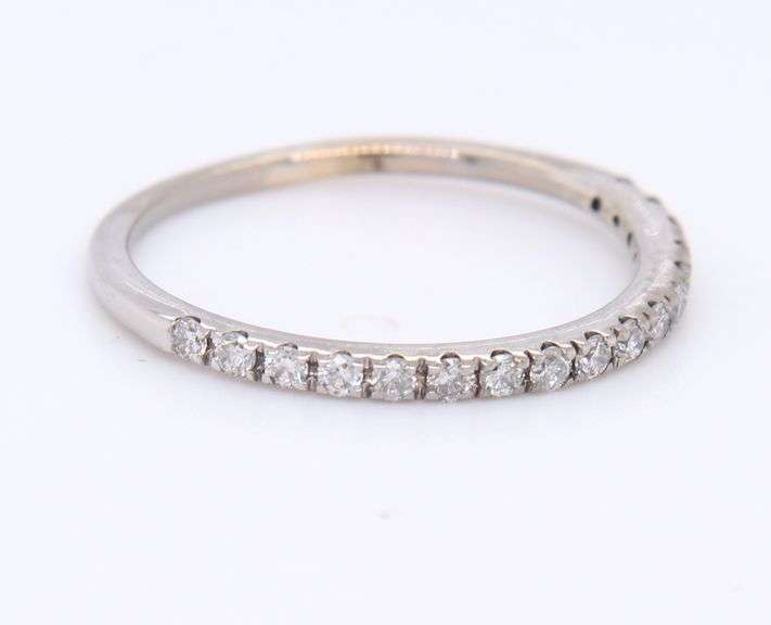 14kt White Gold 1/6ctw Round Brilliant Cut Diamond Prong Set Band