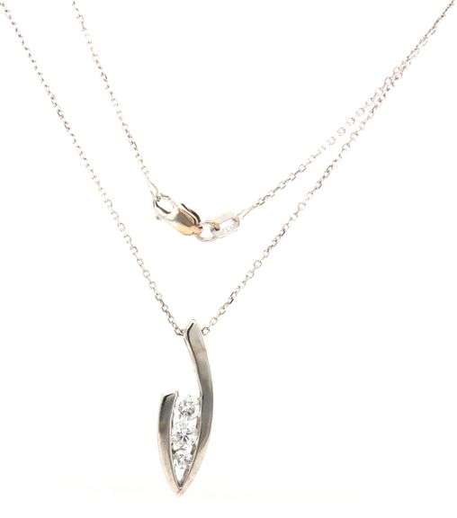 14kt White gold 0.50ctw 3 stone diamond Journey pendant on chain