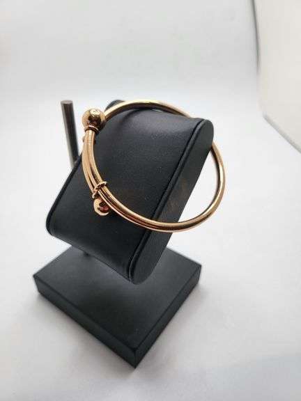 Italian 14k Bangle yellow gold , size 2.5 diameter, total weight of 13.6 gram