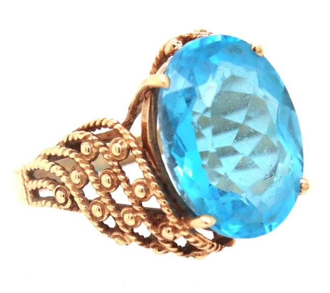 Pretty 10K YG Ring with a Bold Blue Topaz