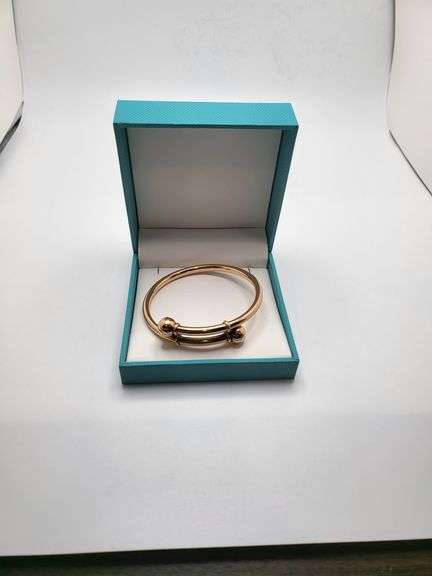 Italian 14k Bangle yellow gold , size 2.5 diameter, total weight of 13.6 gram