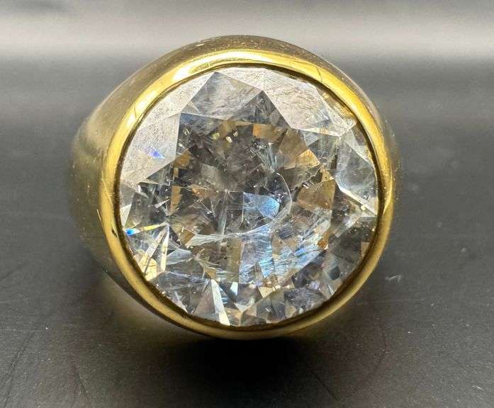 14K Yellow Gold Round Brilliant Cut Diamond Ring of 10.11ct