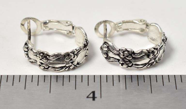 Designed Hoop Earrings in Sterling Silver
