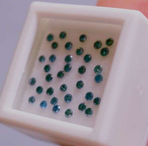 High fire! .83ct set of round brilliant cut Diamonds