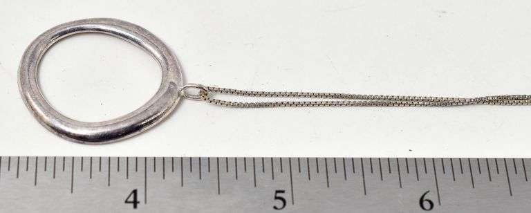 "O" Pendant Necklace in Sterling Silver