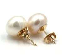 10mm Button pearl earrings in 14kt Yellow gold