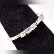 Cz Gemstone Ring in Sterling Silver.