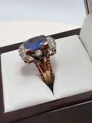 Elegant 18k Gold Sapphire Ring with Diamonds