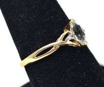 Beautiful 10K Yellow Gold Aquamarine Gemstone Ring