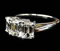 Sparkling 14 Kt White Gold Plate 3.05 Ct VVs1 White Simulated Diamond Ring