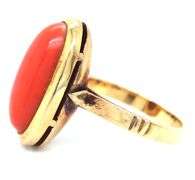 Estate 18K Cabachon Coral Ring