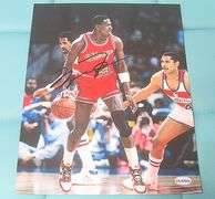 HAND SIGNED MICHAEL JORDAN 8X10 WITH COA