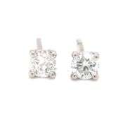 14kt White gold 0.20ctw diamond stud earrings