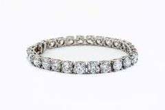 Exrtraordinary 27 CTTW Lab Diamond Tennis Bracelet