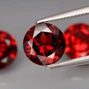 Outstanding 6.27ct top Mozambique red Garnet set!