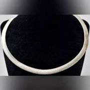 Collar Necklace in Sterling Silver.