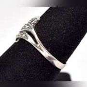 Marcasite Gemstone Ring in Sterling Silver.
