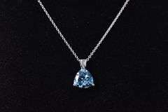 Dazzling 14K white Gold Blue Topaz Gemstone Pendant Necklace