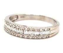 10kt White gold round brilliant cut and baguette diamond band