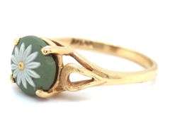 Fun 14K YG Ring with Wedgwood Daisy