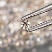 Diamond grade! Diamond white and champagne! Diamond cut! 2.70ct Zircon set!