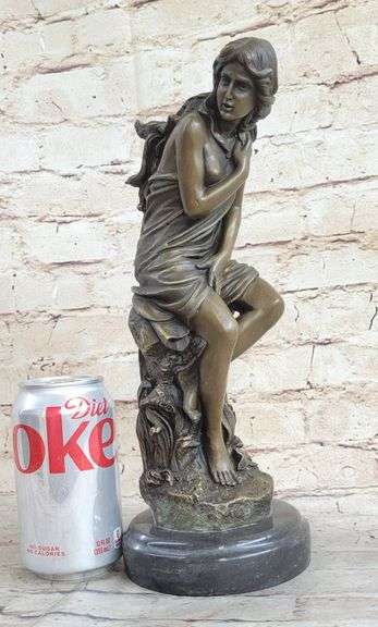 Nude Lady Bronze Statue