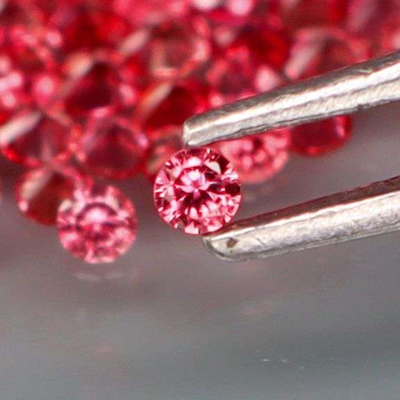 Exceptional 2.98ct diamond cut Songean Sapphire set