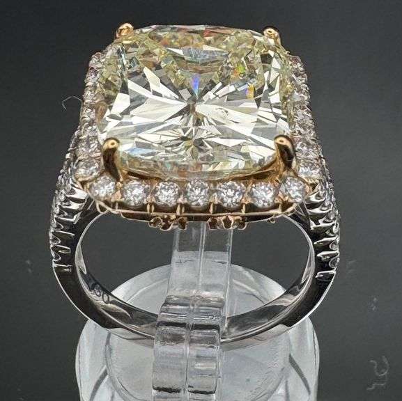 18K Yellow Gold Cushion Cut Diamond Ring of 14.14ct