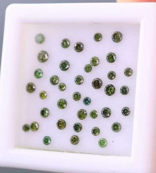 High fire! .67ct set of round brilliant cut Diamonds