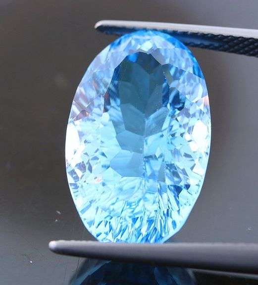 Get ready for some serious SPARKLE in this 16.93ct Swiss blue Topaz!
