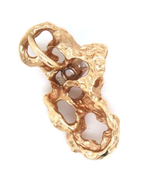 Attractive 14k YG Nugget Pendant with Diamond