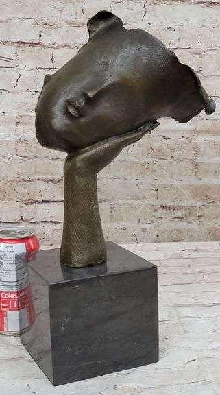 Handcrafted Female Bronze Sculpture