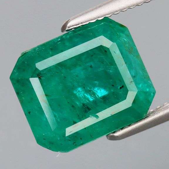 Top green investment grade 4.03ct authentic Colombian Emerald