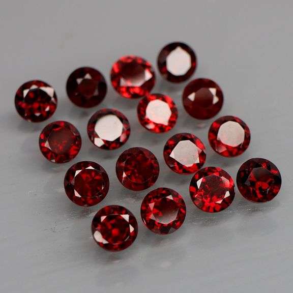 Premium 7.32ct round cut cherry red Mozambique Garnet set!