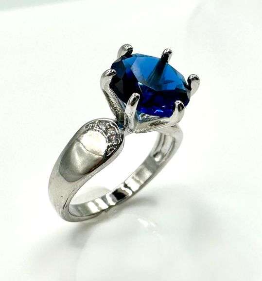 Beautiful 3.5 Ct Vs1 Deep Midnight Blue CZ Gemstone Ring