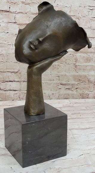 Handcrafted Female Bronze Sculpture