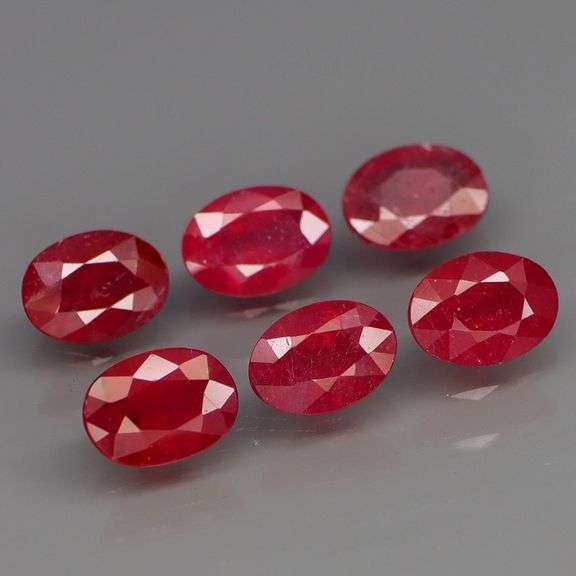 Abosolutely stunning 6.20ct set of rich red Rubies!