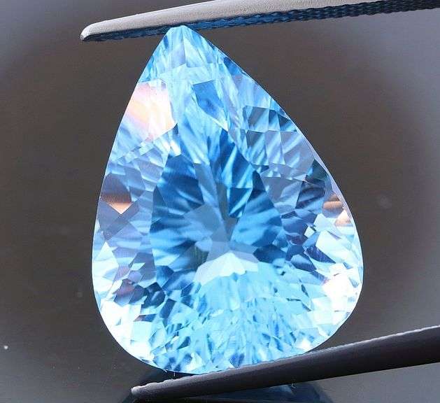 HIGH FIRE FLASHING!!! 15.06ct VS top Swiss blue Topaz!!!