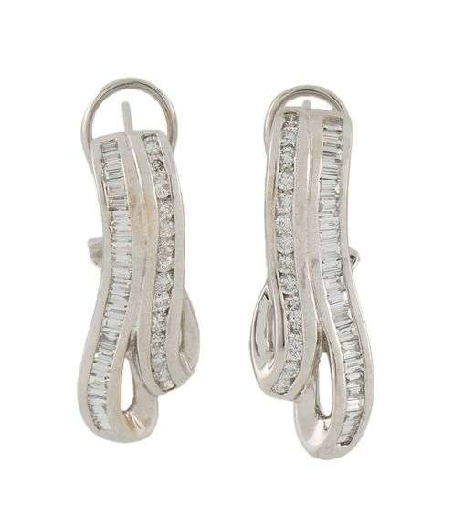 18kt White Gold Baguette and Round Diamond Earrings